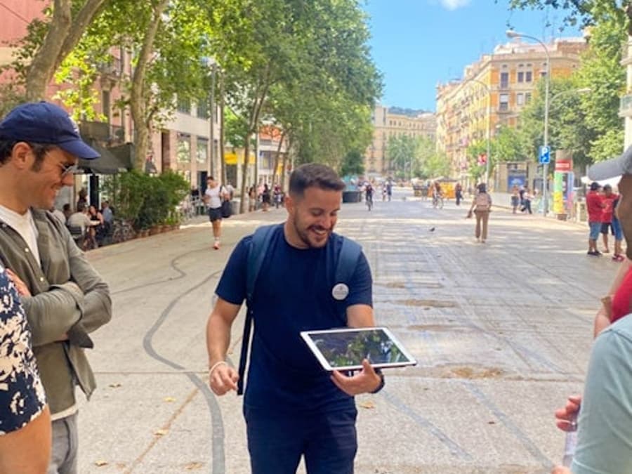 Barcelona: Private Tapas Tasting Tour in French