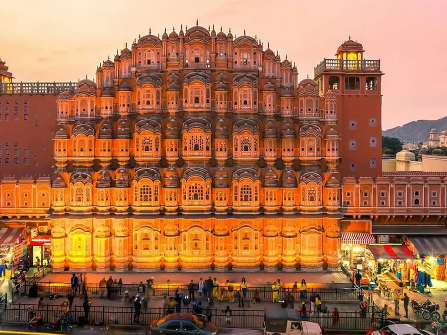 Jaipur: Full-Day Guided City Tour + Roundtrip Transfer