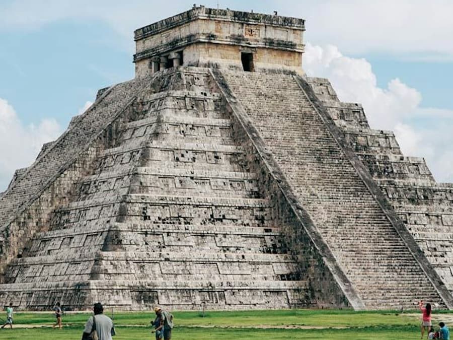 Chichén Itzá, Cenote & Valladolid: Guided Tour, Entry Ticket, Transfer + Lunch