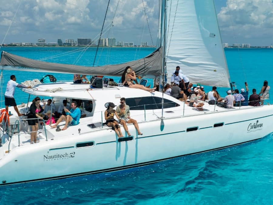 Cancun: Catamaran Tour with Snorkeling, Buffet Lunch & Drinks
