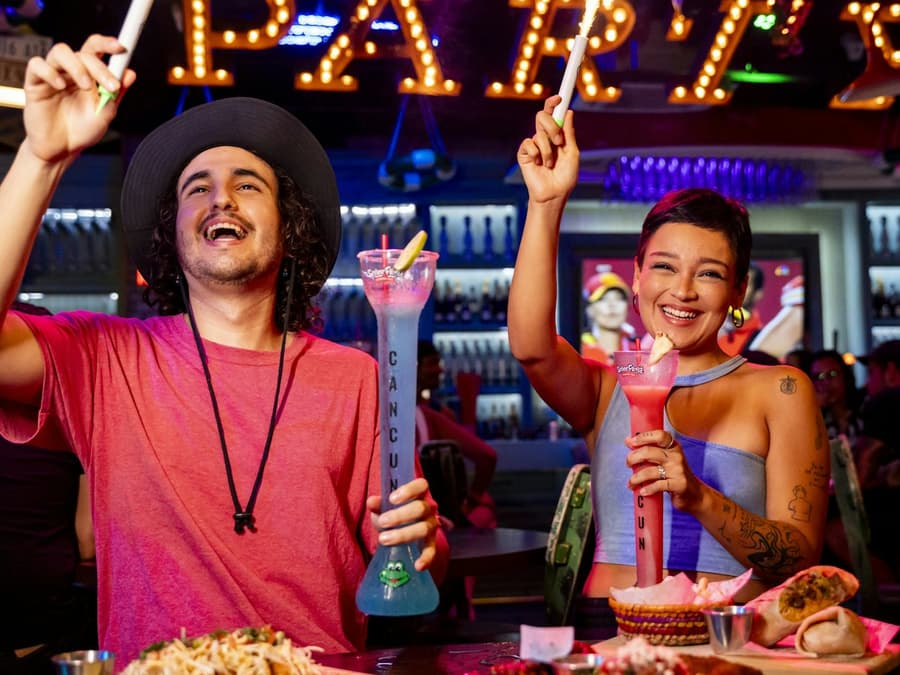 Señor Frog's Cancún: Frog's Pass