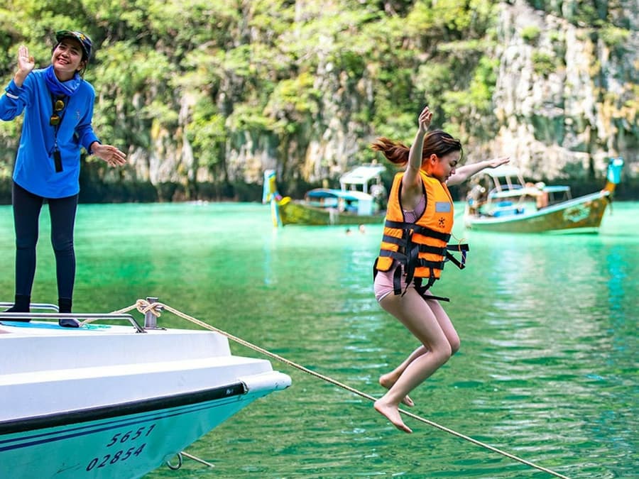 Maya Bay, Phi Phi & Khai Islands: Guided Tour from Phuket + Lunch