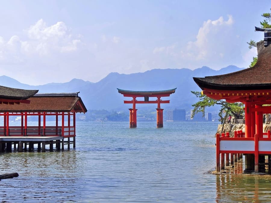 Hiroshima & Miyajima: Guided Tour from Kyoto or Osaka + Shinkansen & Ferry Ride