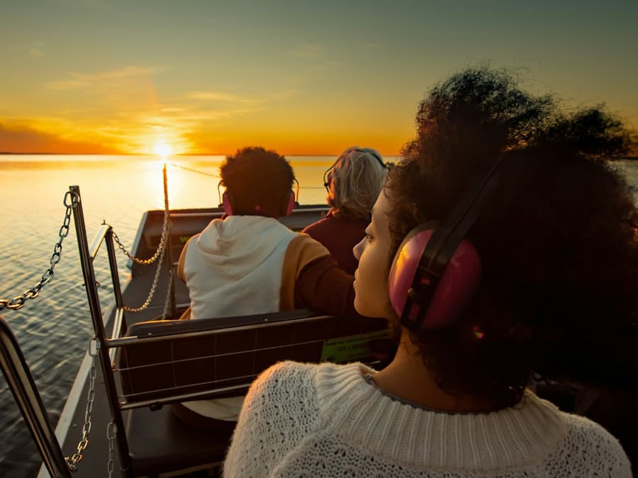 Kissimmee: 1-Hr Boggy Creek Sunset Everglades Airboat Tour