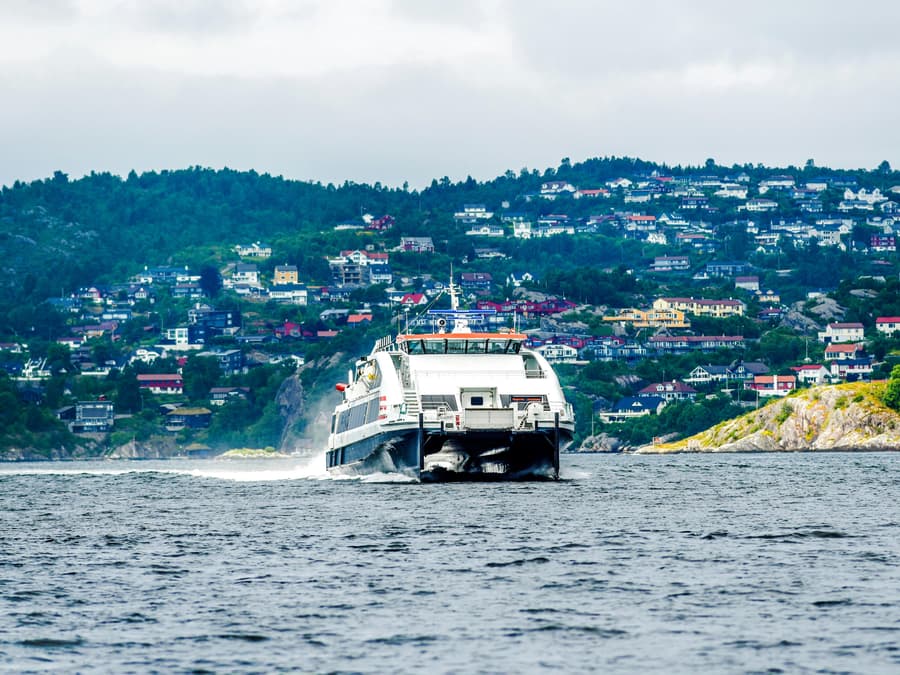 From Bergen: Osterøy Island Ferry + City Walk at UNESCO Bryggen