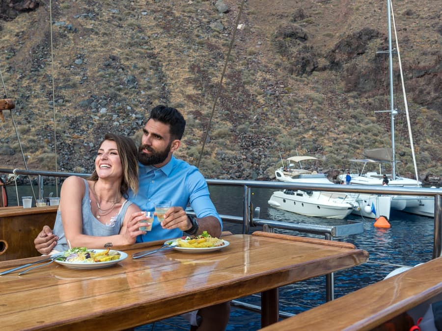Santorini Volcanic Islands Sunset Cruise with Optional Dinner