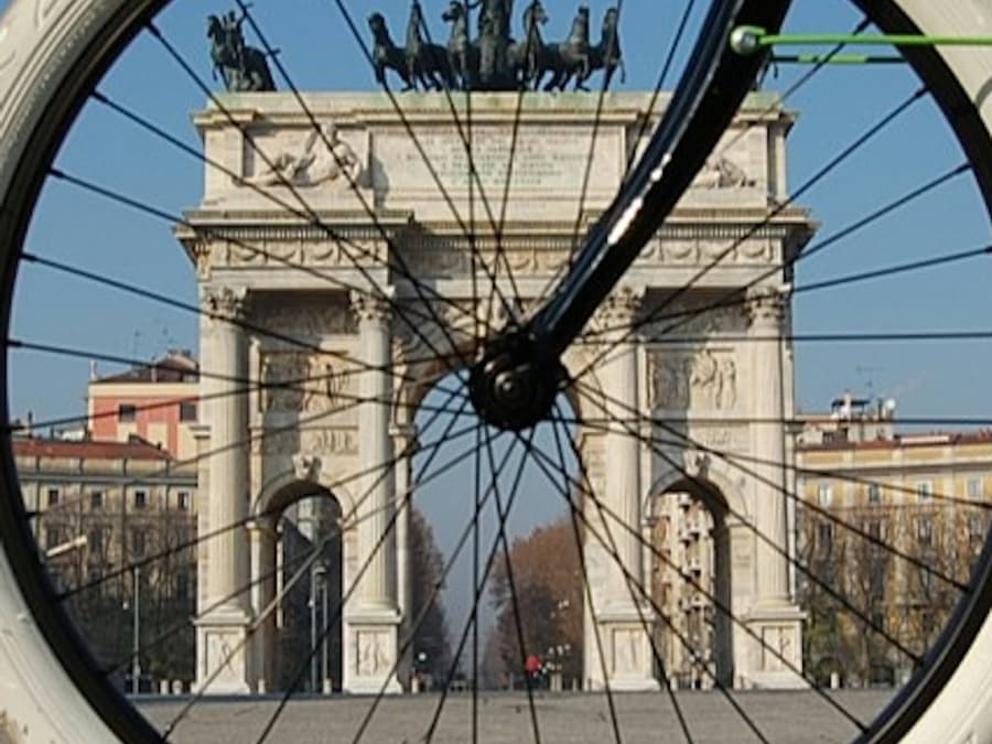 Milan: City Bike Tour