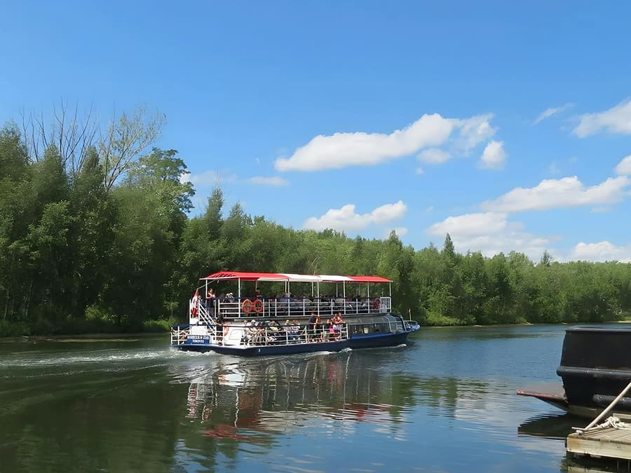 City Sightseeing Toronto 45-Minute Harbour and Islands Cruise with Live Guide