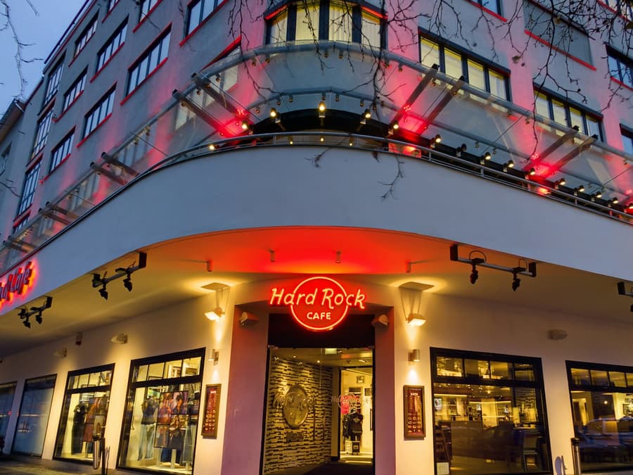 Hard Rock Cafe Berlin: Skip-the-Line Entry + 2 or 3-Course Menu