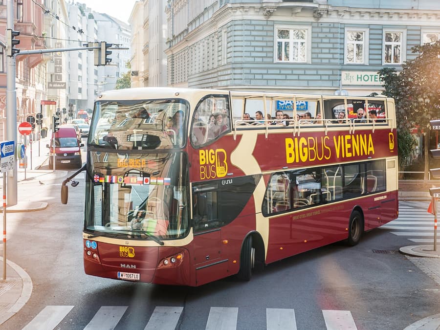 Vídeňská kombinace (Ušetřete 20 %): Prohlídka autobusem Hop-on Hop-off + Plavba po řece Dunaj + Vstupenky na nejlepší atrakce