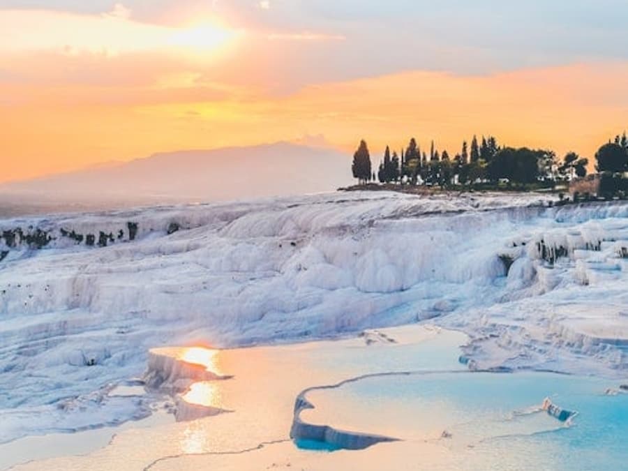 Pamukkale y Hierápolis: Excursión de un día desde Antalya con almuerzo