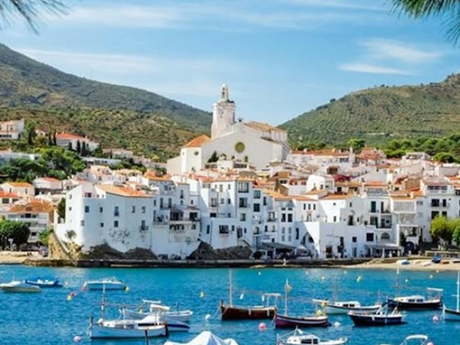 Costa Brava : Tour en Catamaran vers Cadaqués au départ de Roses ou Santa Margarita