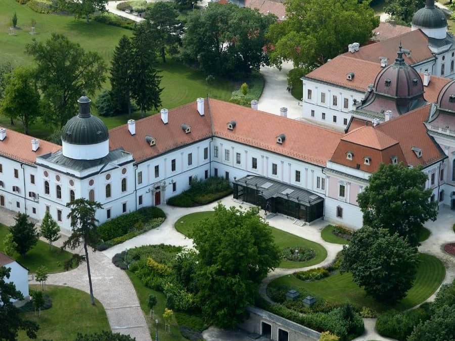 Budapest: Gödöllő Royal Palace ‘Sisi’ Residence Half-Day Tour