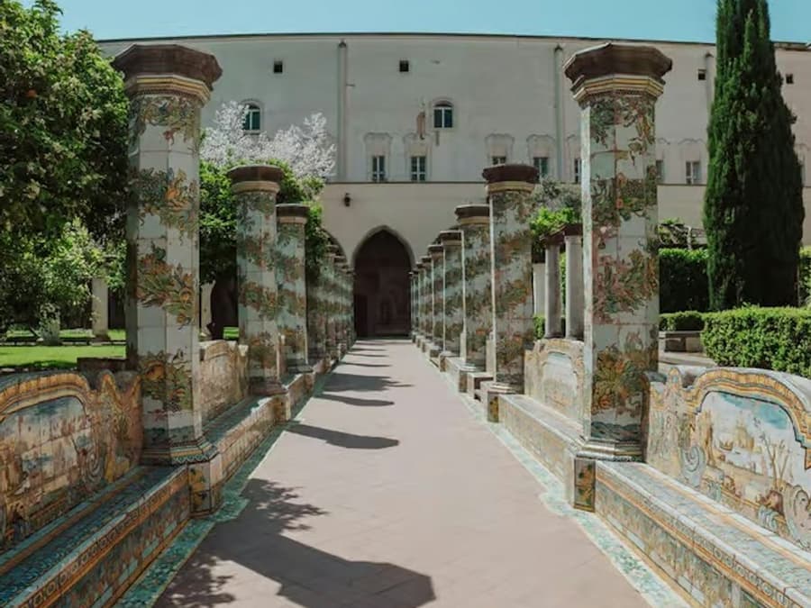 Cloister of Santa Chiara: Italian Guided Tour
