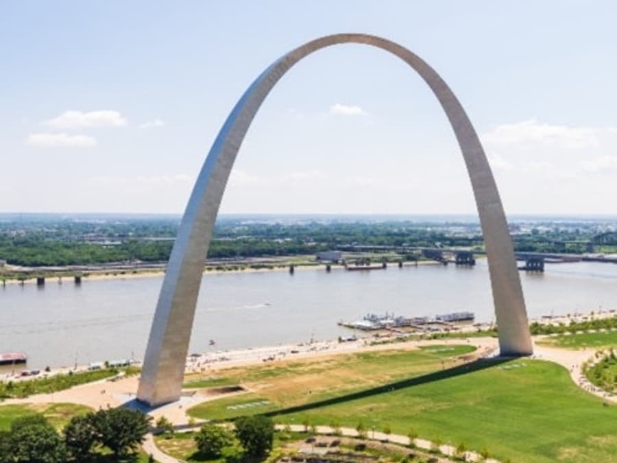 St. Louis: Small Group City Tour + Gateway Arch Entry + River Cruise