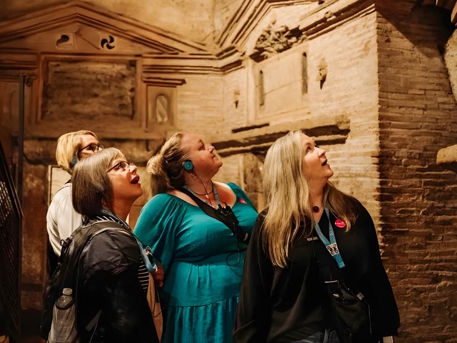 Catacombs of St. Callixtus Guided Tour with Transfers