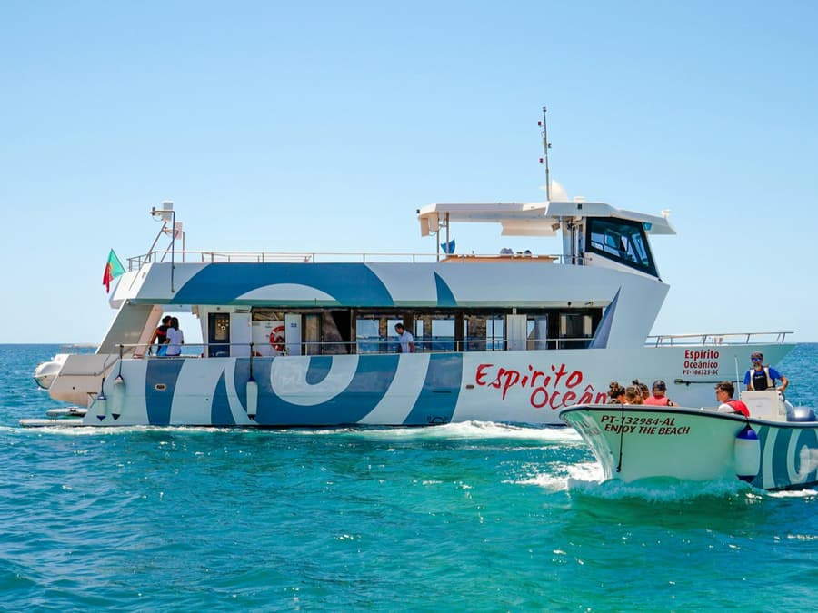 Benagil Caves: Guided Boat Tour from Albufeira + Brunch + Open Bar