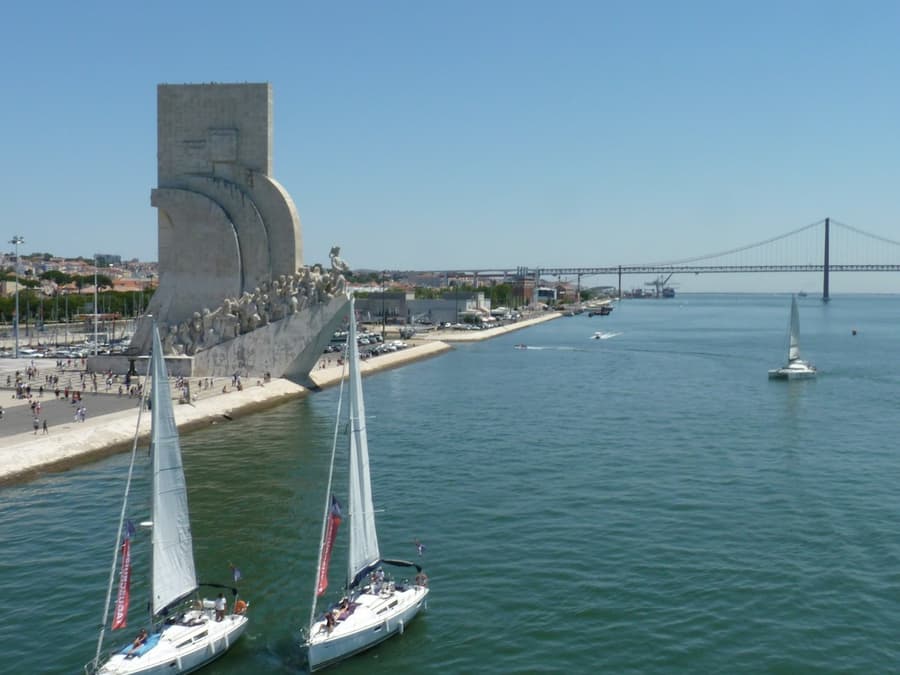 Lisbon: 1-Hour Morning Sailing Tour from Belém