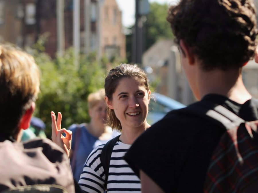 Edinburgh: Guided Food Tour + Lunch & Drinks