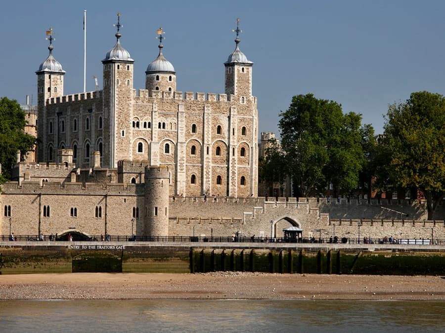 Tower of London & Crown Jewels Exhibition: Entry Ticket