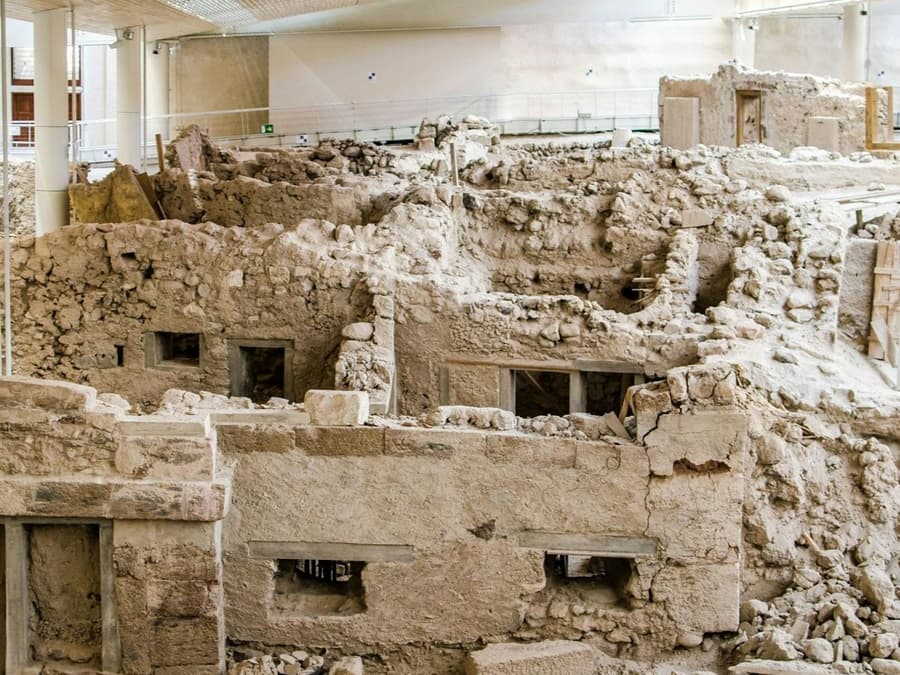 Akrotiri: Entry Ticket + Digital Hellenic Heritage Guide