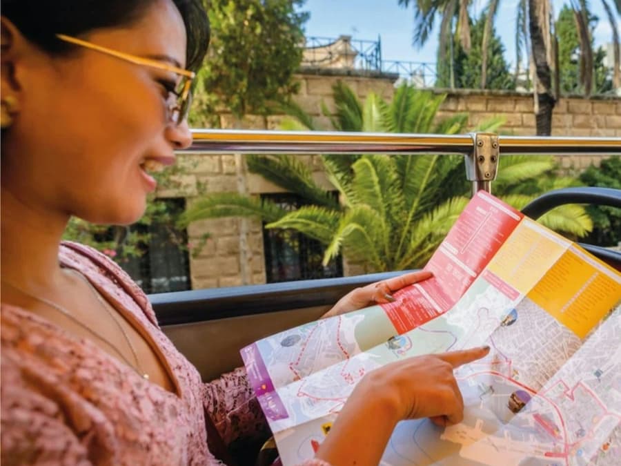 Mallorca: Hop-on Hop-off Bus Tour with Attraction Entry Tickets