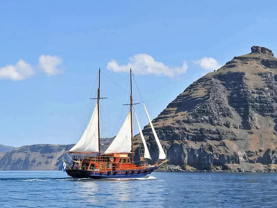 Santorini Volcanic Islands Cruise with Hot Springs Visit, Volcano Hike, Thirassia & Oia