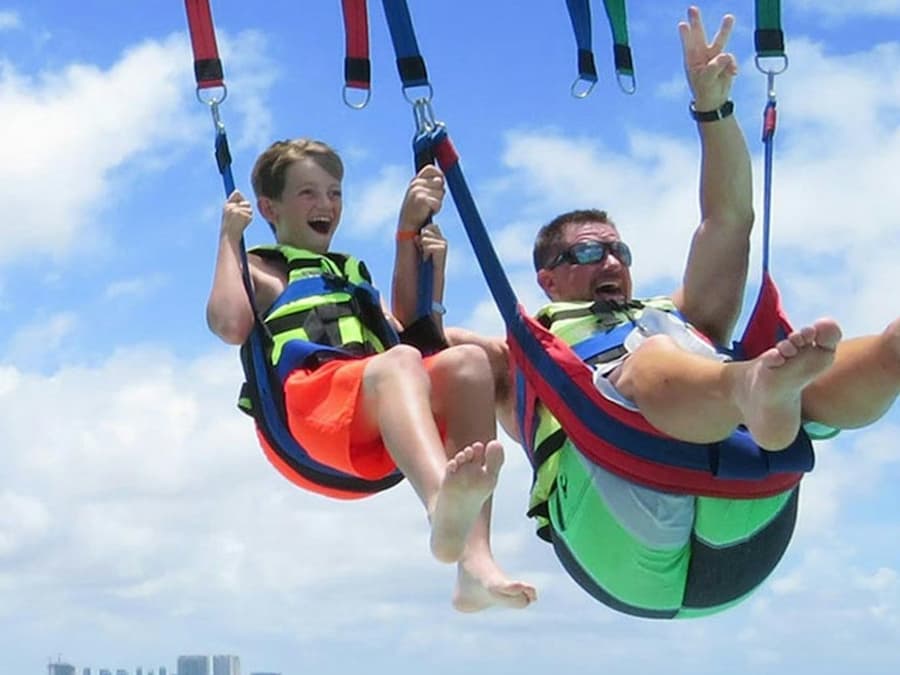 Cancún: Parasailing Open Date Ticket