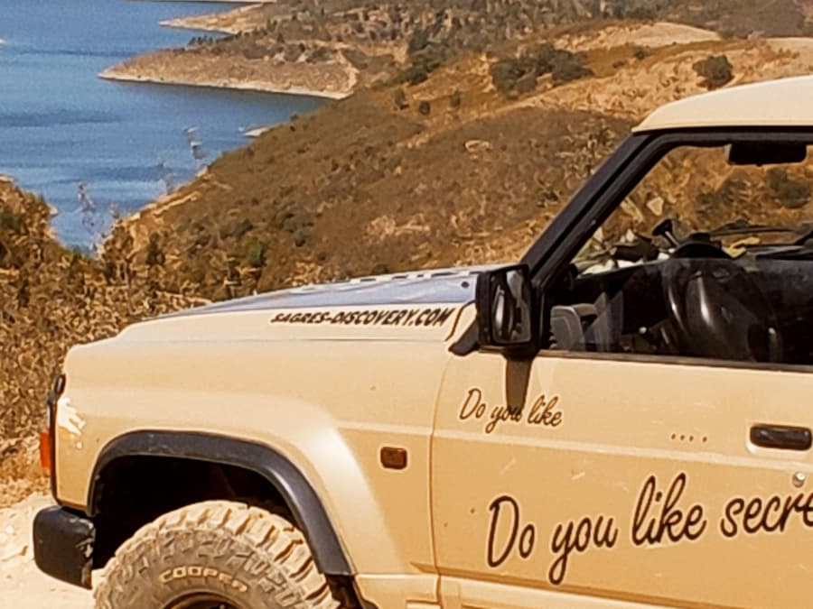 Monchique Mountains & Bravura Lake: Full-Day 4x4 Guided Tour + Transfer + Lunch