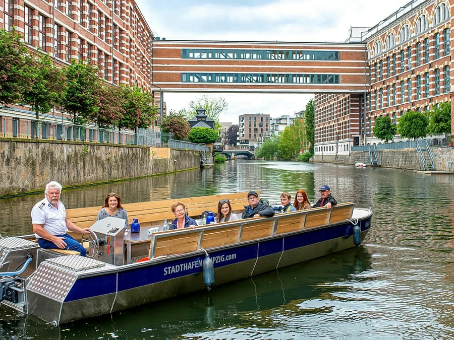 70-min City Sightseeing Motorboat Tour "Little Venice"