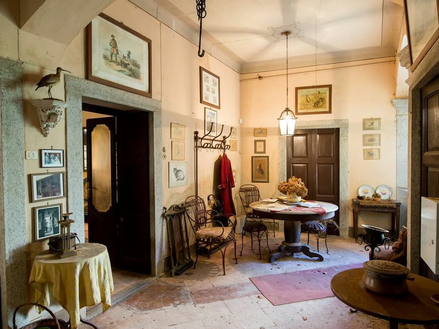 Morazzone: Casa Macchi Entry