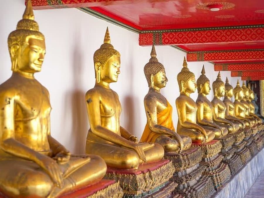 Wat Pho, Wat Arun & Flower Market Guided Walking Tour in Bangkok