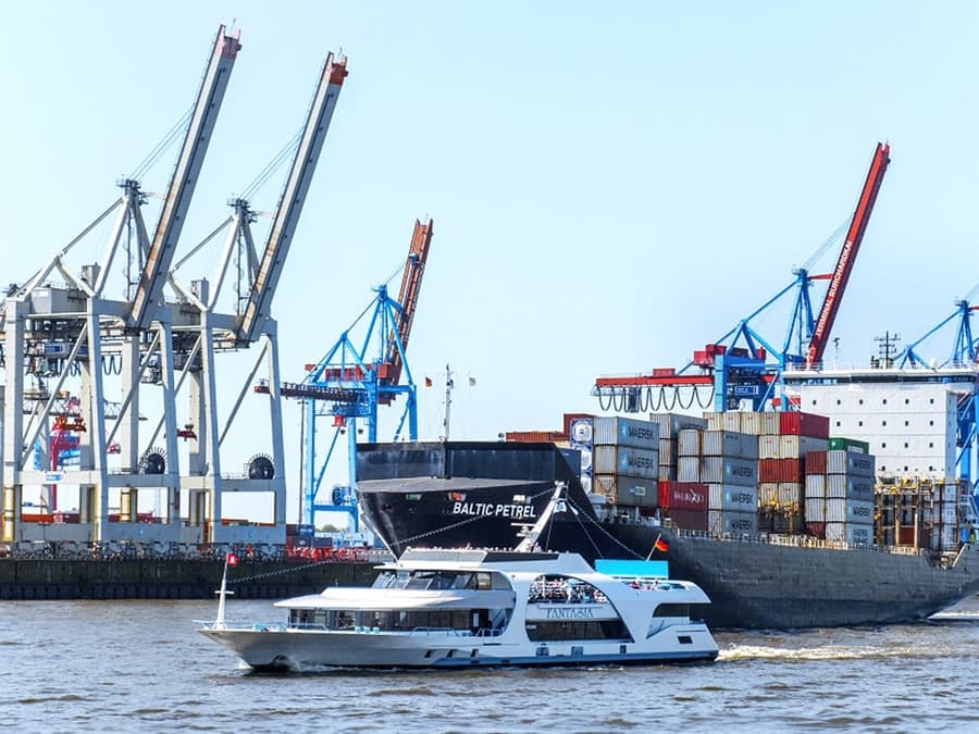 Combo: Hamburg Harbor Cruise + Elbphilharmonie German Guided Tour Tickets