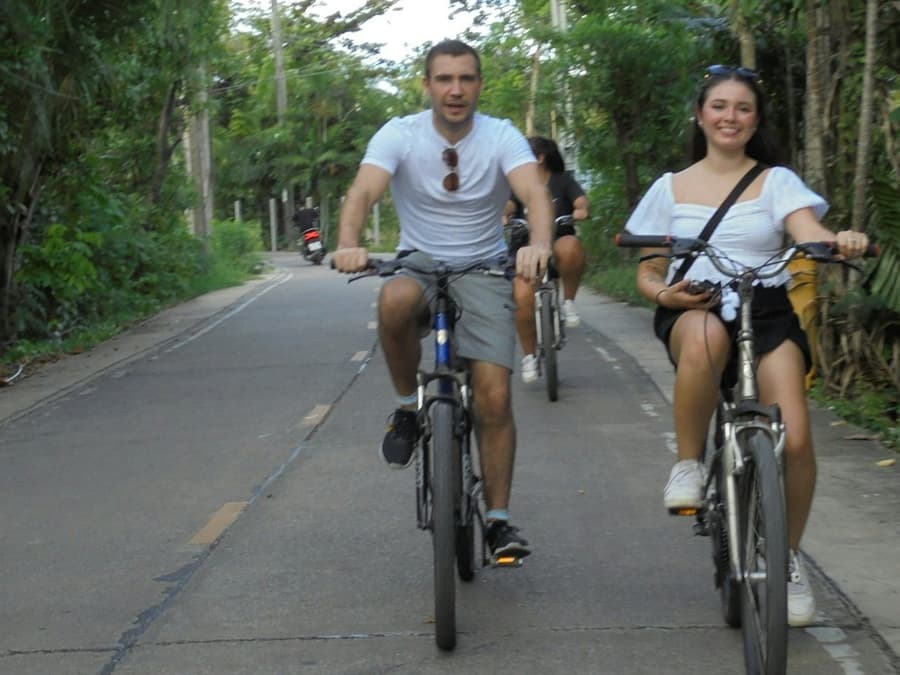 Bangkok: Tour amb bicicleta al matí + Passeig en vaixell de cua llarga