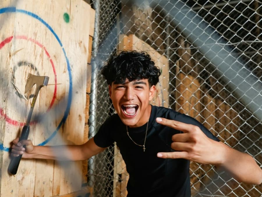MANIAX Axe Throwing Gold Coast: Entry Ticket
