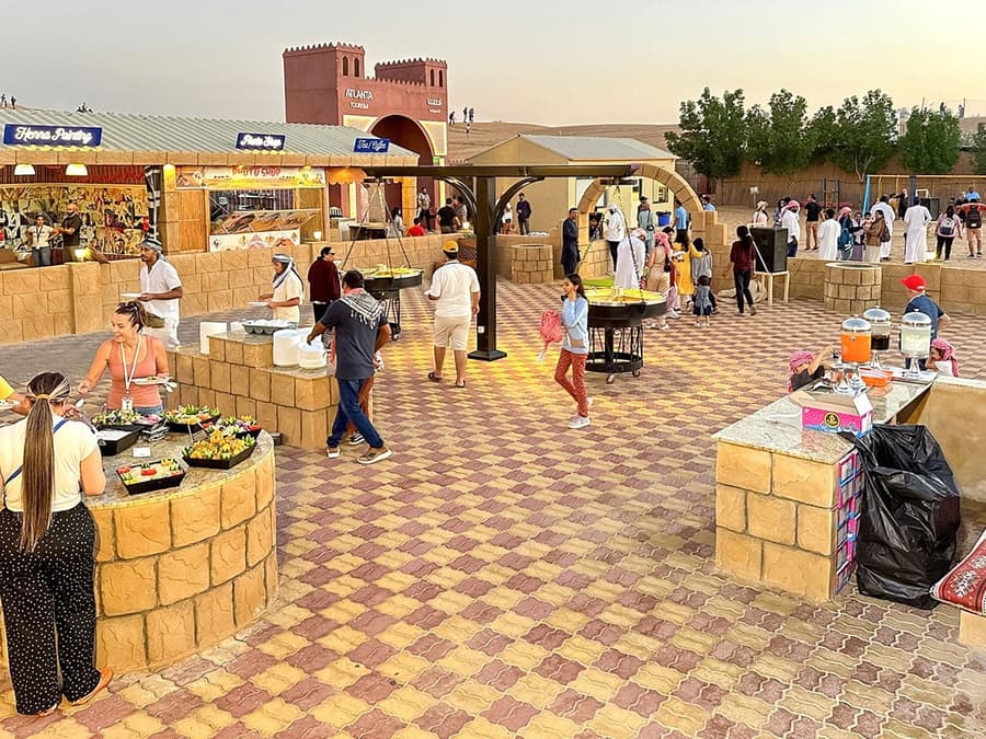 تور خصوصی گروهی (حداکثر تا ۶ نفر) سافاری بیابانی در تپههای قرمز