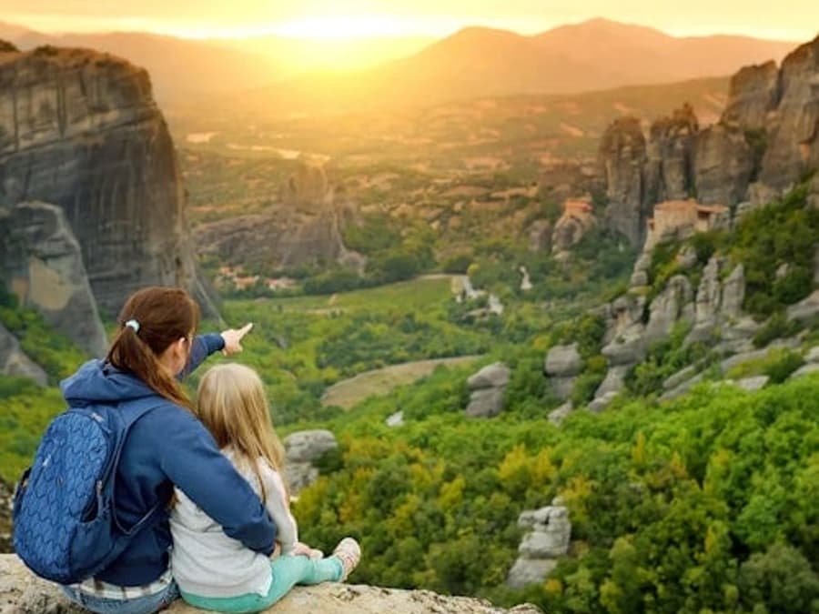 Meteora: Guided Sunset Tour + Hotel Pickup