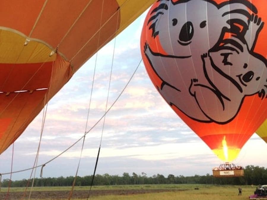 Gold Coast: Hot Air Balloon Experience + Drink