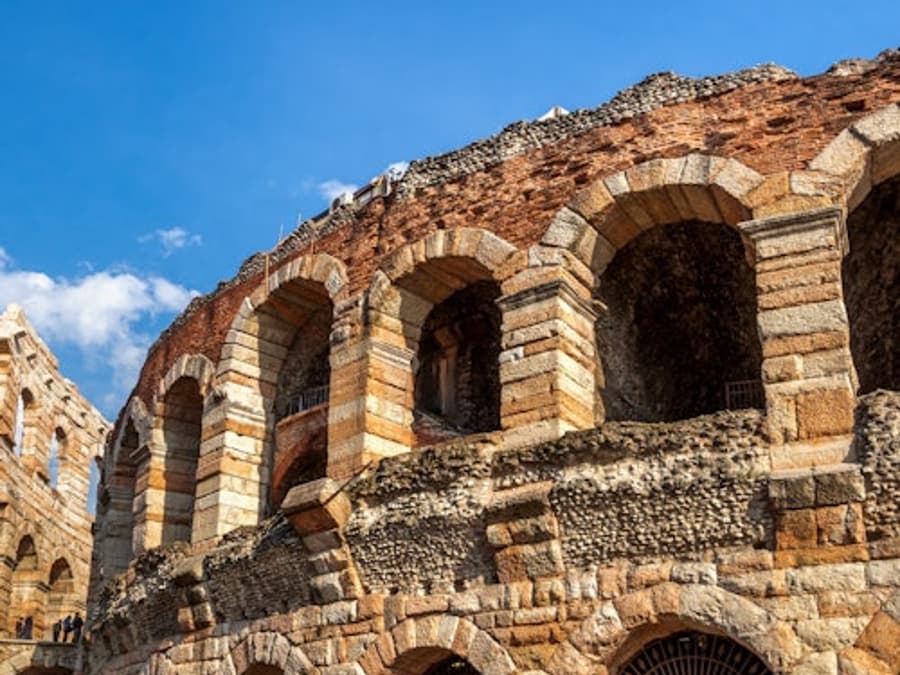 Verona, Lake Garda & Sirmione: Guided Tour from Venice + Boat Cruise
