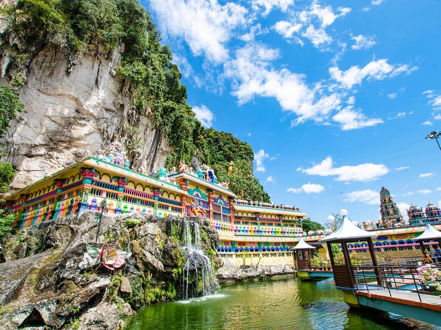 From Kuala Lumpur: Private Half-Day Batu Caves & Cultural Temple Tour with Transfers