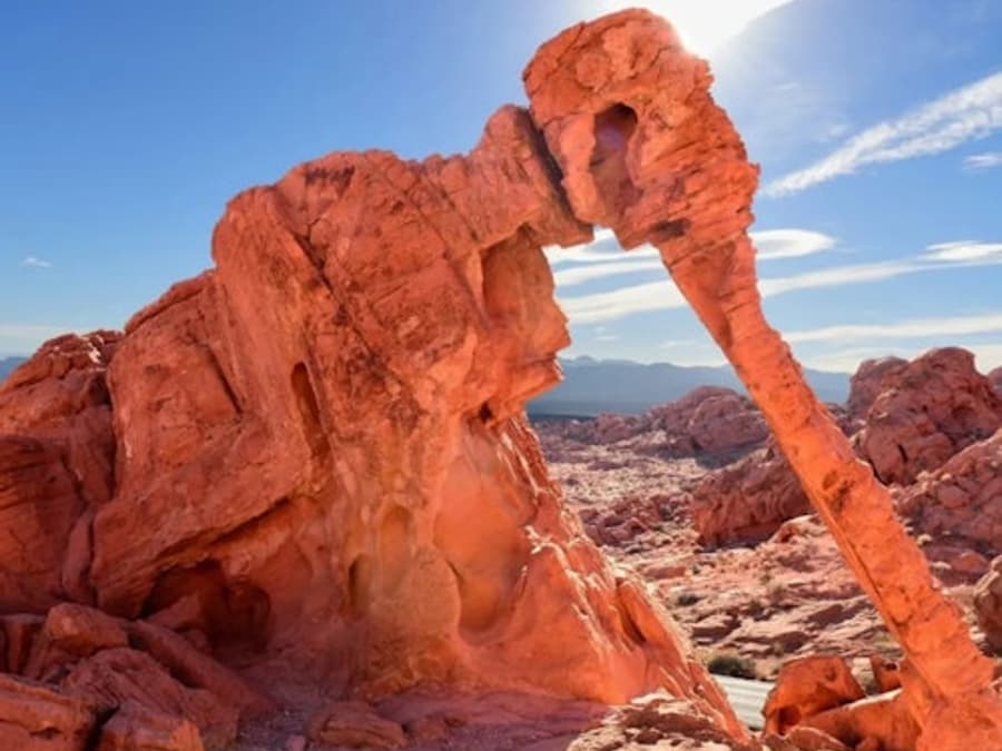 Valley of Fire, Seven Magic Mountains & Welcome to Las Vegas Sign: Guided Tour