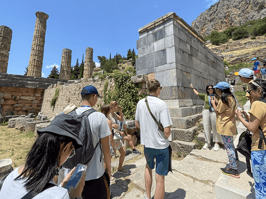 From Athens: Delphi & Arachova Day Tour with Expert Guide & Entry Tickets