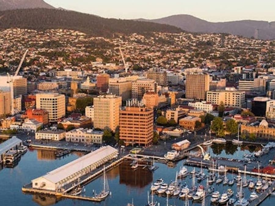 Hobart: One-way or Roundtrip Bus Transfer Between City Centre & Airport