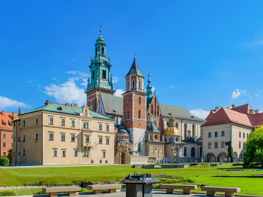 Wawel Castle Skip-the-Line Guided Tour with Optional Exhibitions