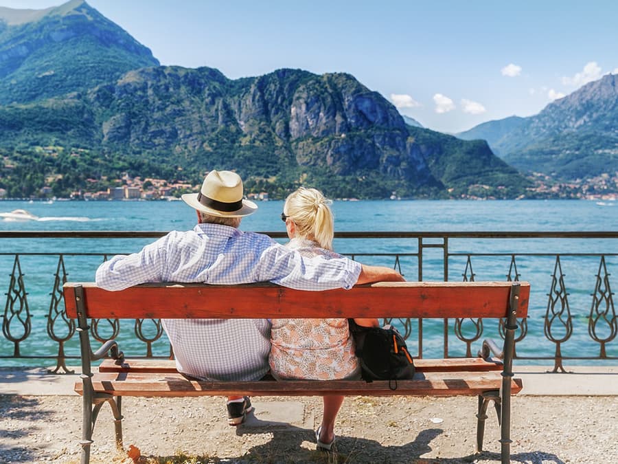 From Milan: Lake Como & Bellagio by Bus with Private Boat Tour
