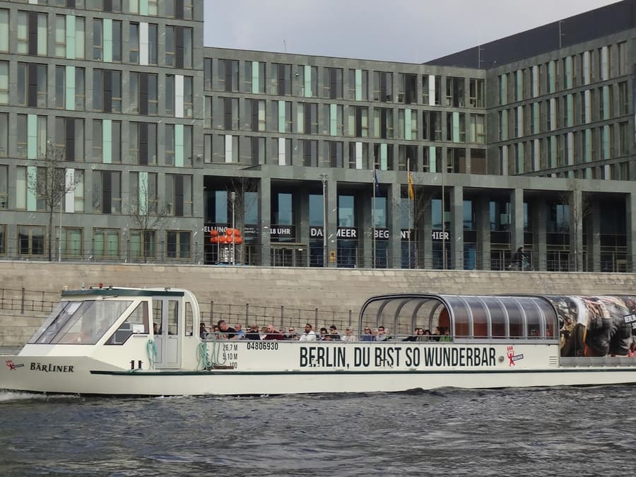 Berlin: 1 Hour Sightseeing Cruise on the River Spree