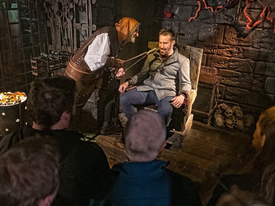 Screams & Spirits London Dungeon Tickets with Cocktail