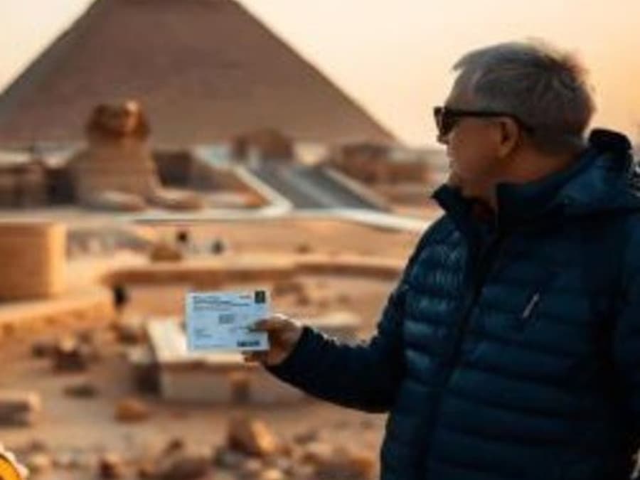 Pyramids of Giza Plateau: Entry Ticket + Transfer