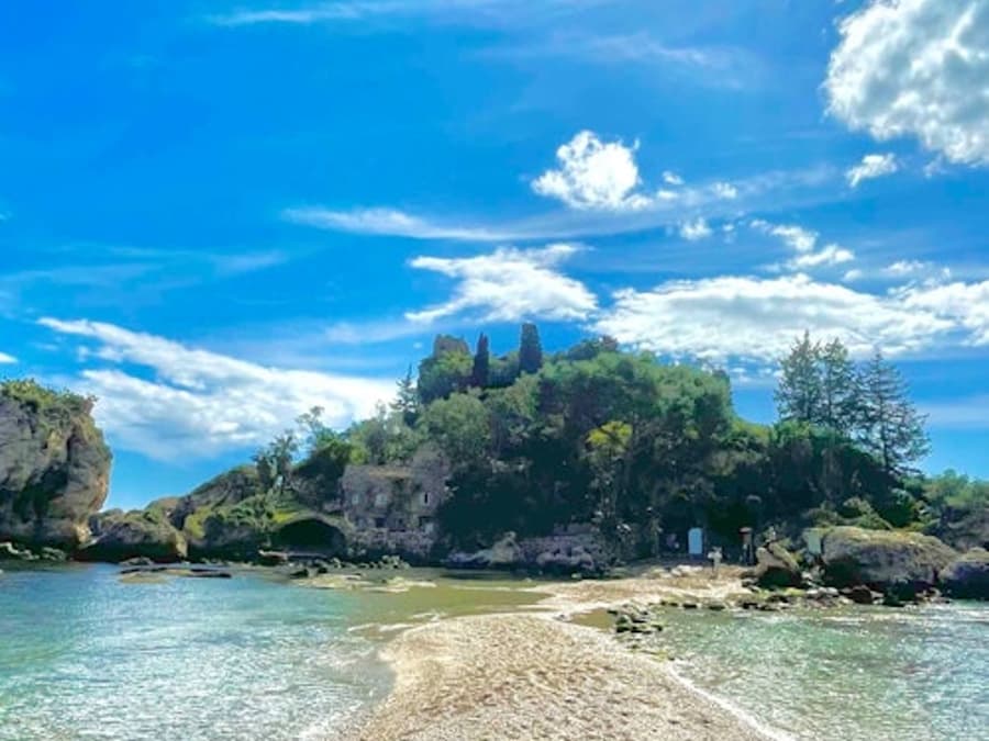 Naxos Gardens, Taormina, & Castelmola: Guided Tour + Transfers from Catania