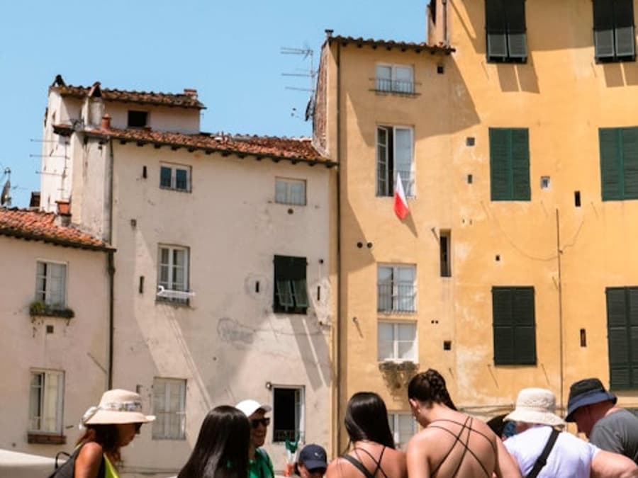 Pisa and Lucca: Day Trip from La Spezia